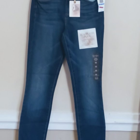 NWT Jessica Simpson Super Stretch Rodeo Curvy High Rise Jeans, Size 25 - Picture 2 of 8